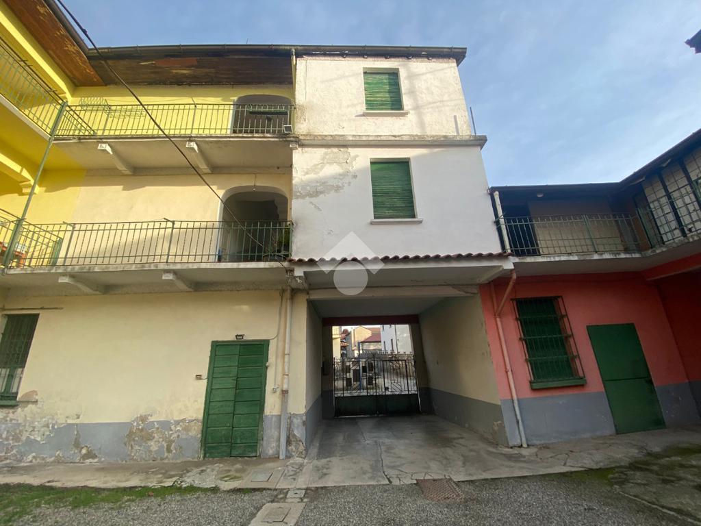 Casa Di Corte In Vendita A Lazzate Monza Brianza 83 000 200 Mq