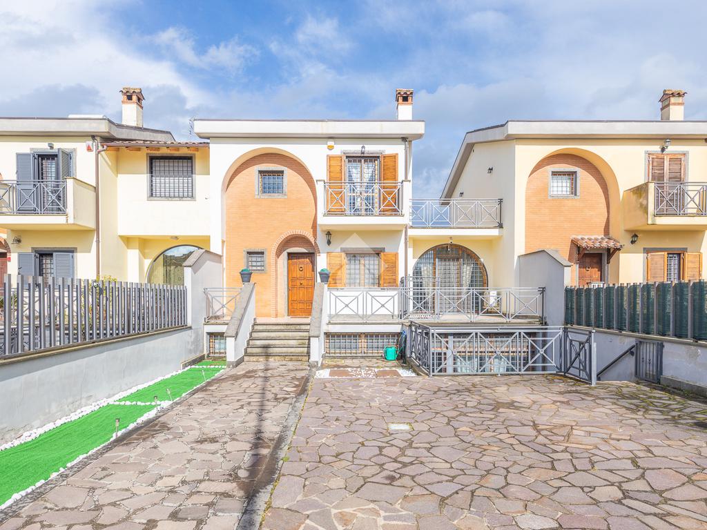 Villa A Schiera In Vendita A Roma Infernetto Roma 399 000 180 Mq