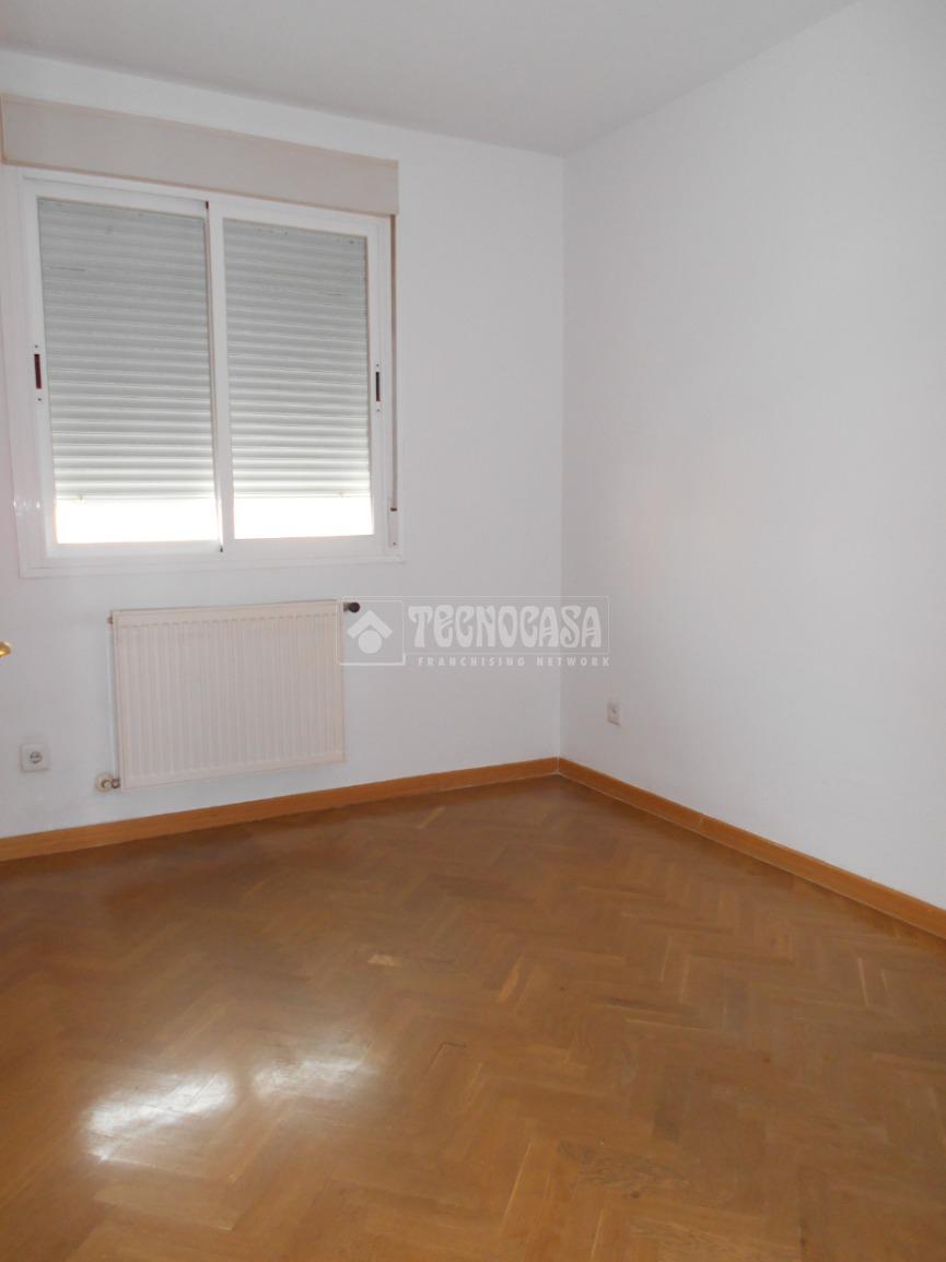 Piso en alquiler en  Los Combos  8/11