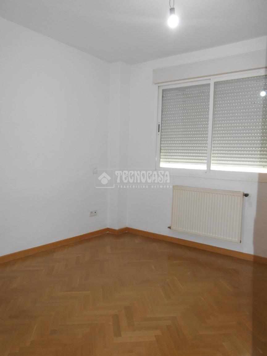 Piso en alquiler en  Los Combos  6/11