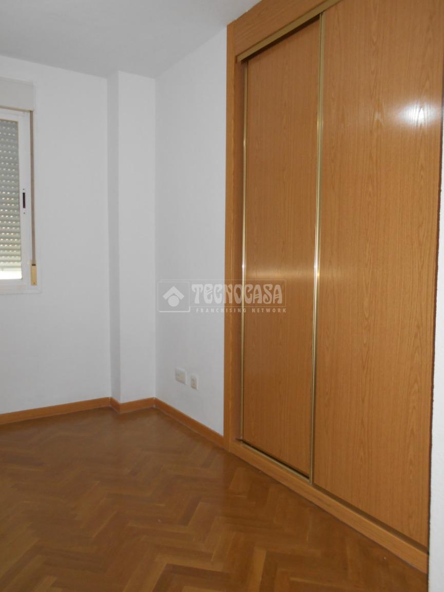 Piso en alquiler en  Los Combos  7/11