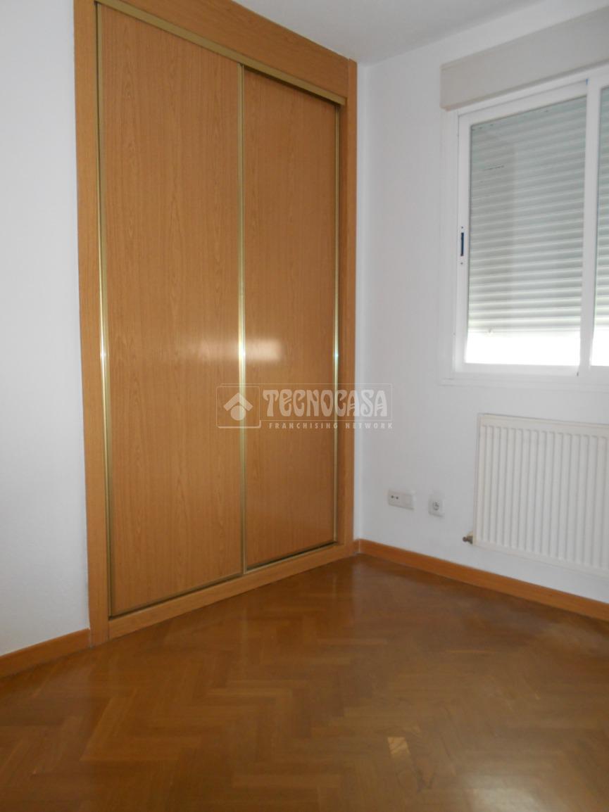 Piso en alquiler en  Los Combos  9/11