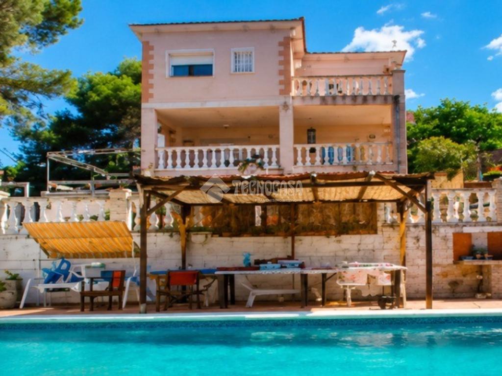 Castellet I La Gornal