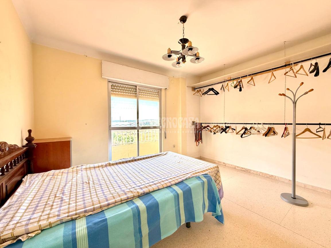 Piso en venta en  Puente Genil, Córdoba  7/28