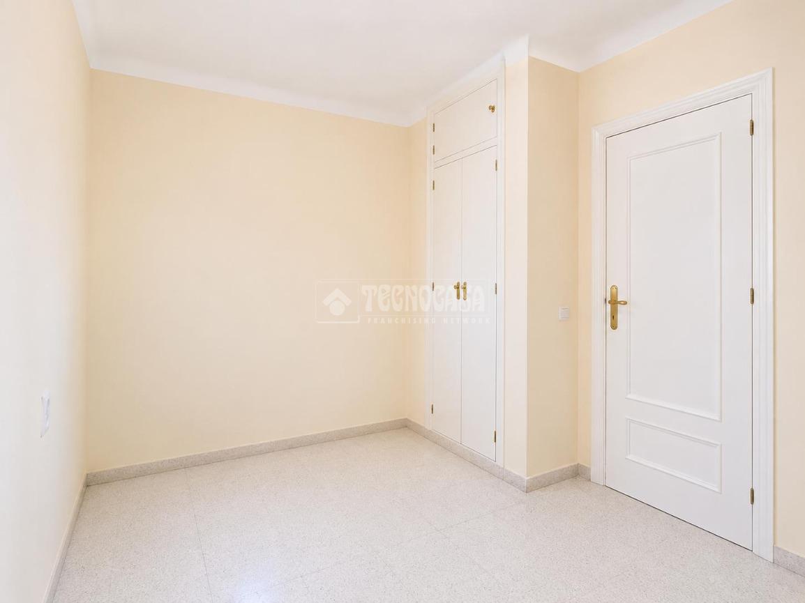 Piso en venta en  Puente Genil, Córdoba  18/28