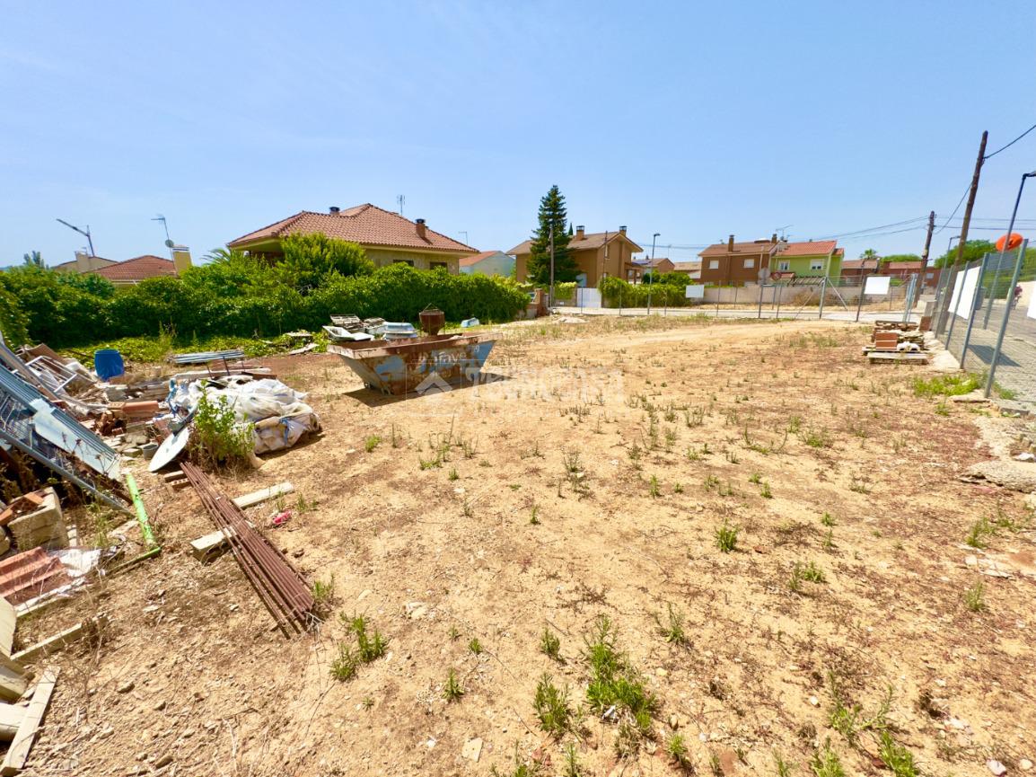 Terreno en venta en  Cabanillas del Campo  11/13
