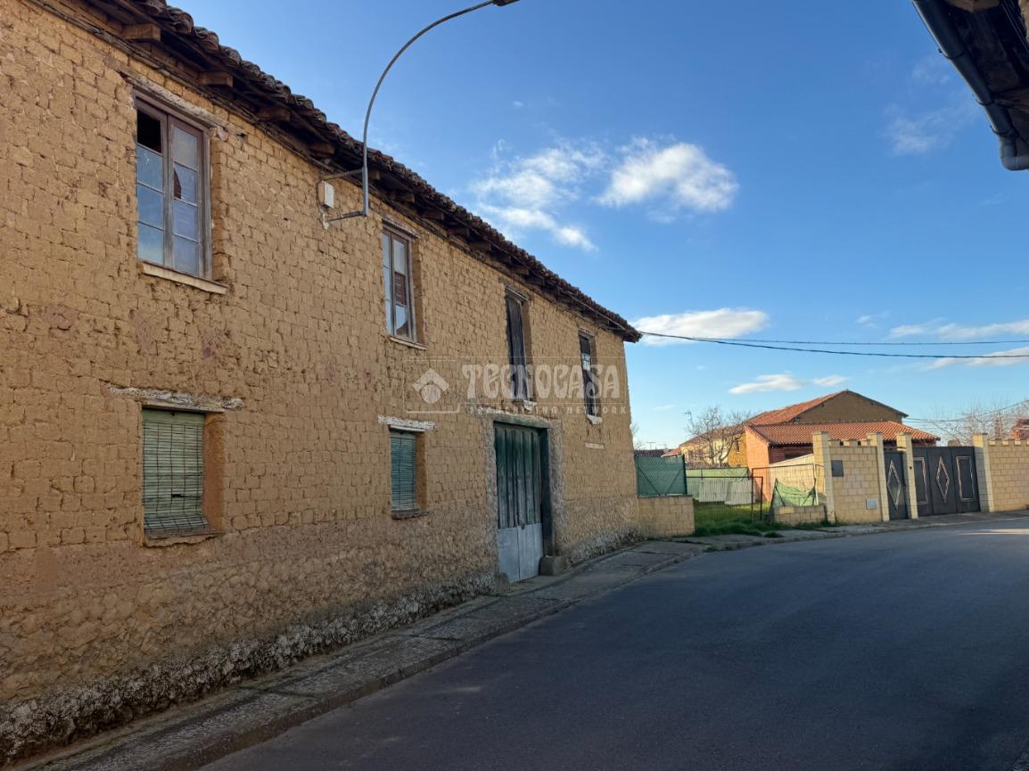 Terreno en venta en  Valdefresno, León  7/16