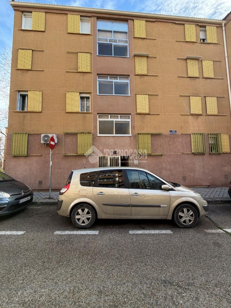 Rosas, Madrid