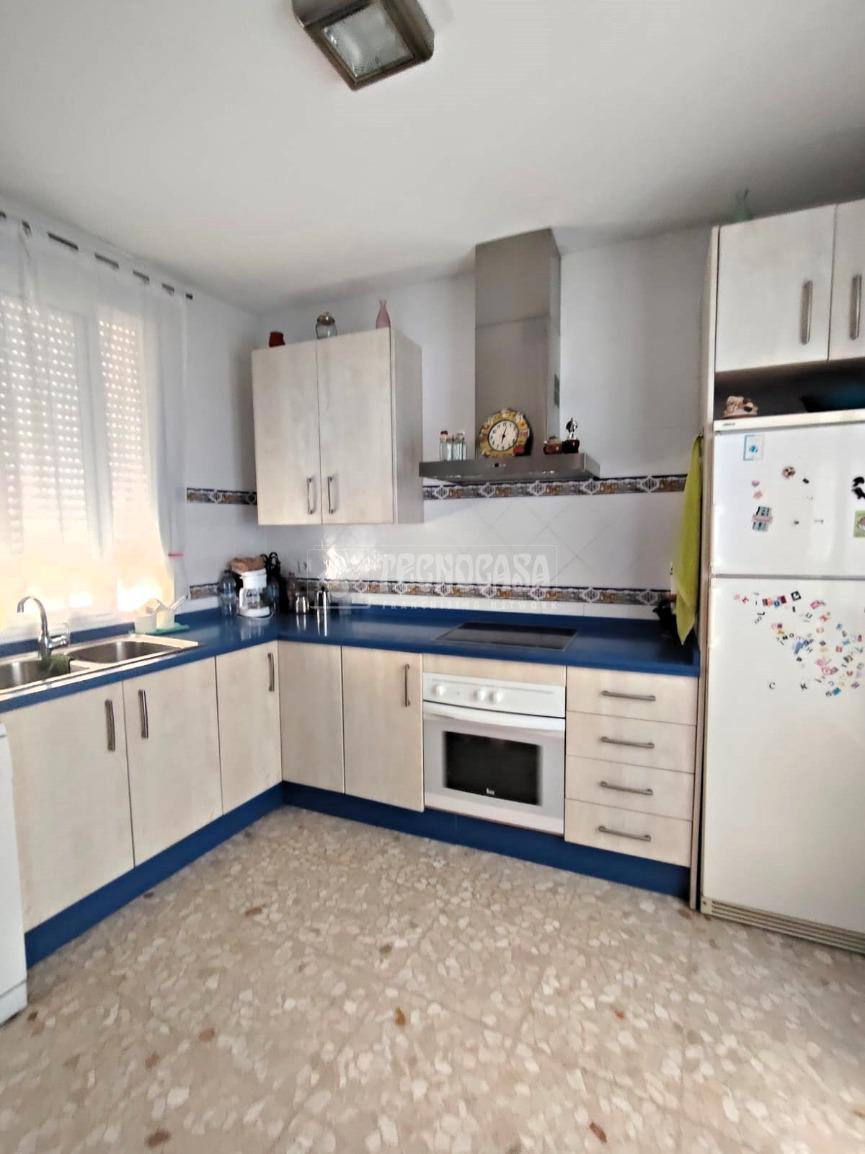 Casa en venta en  Marchena  6/25