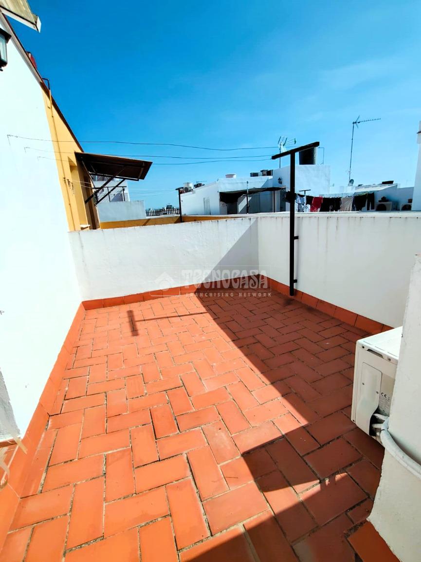 Casa en venta en  Marchena  3/25