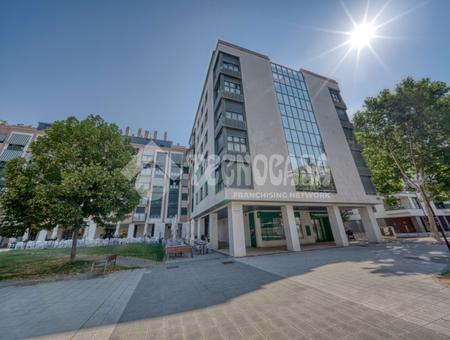 Plaza Juan Pablo II, Huerta Del Rey, Valladolid