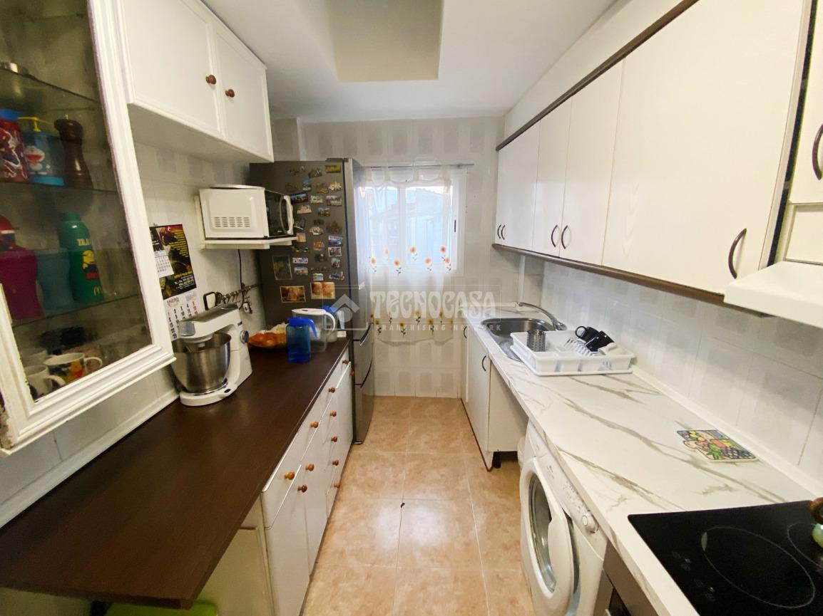 Piso en venta en  Zuera  7/24