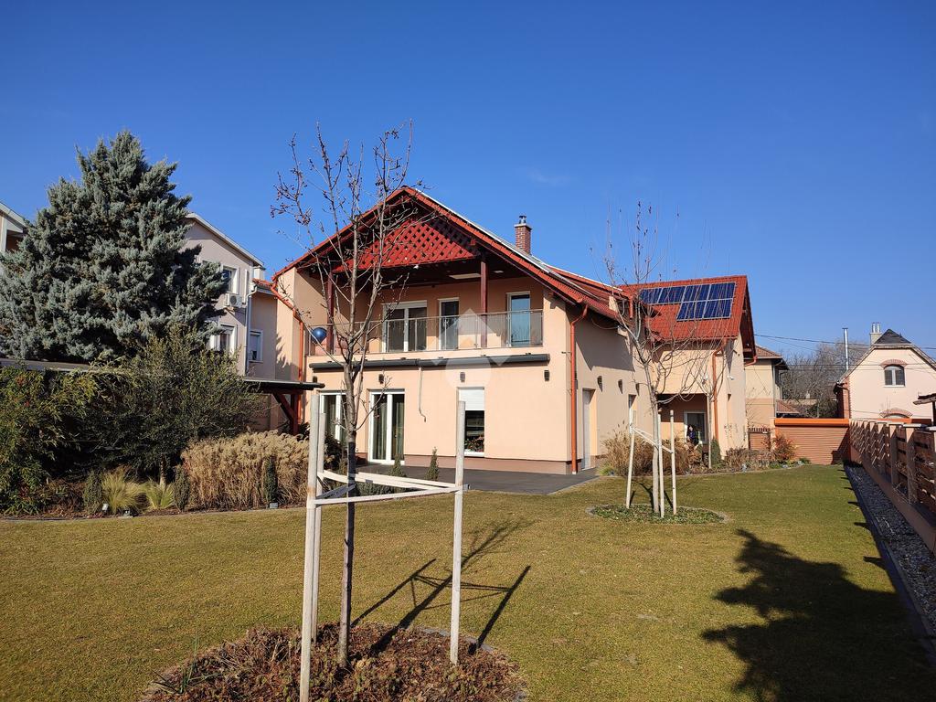 Ház eladó, Budapest XV. ker.. 199.000.000 Ft, 280 nm 49537 Tecnocasa.hu