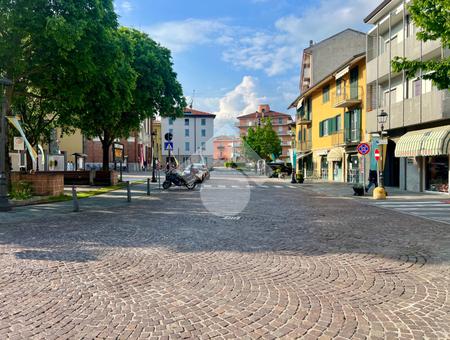 Multilocale in vendita