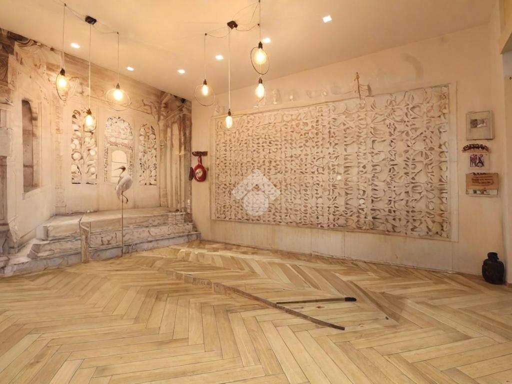 Lokal, 110 m²