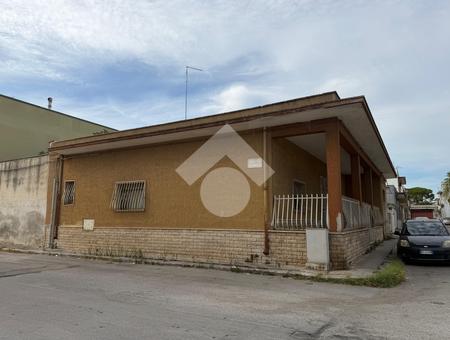 Casa indipendente in vendita Oria, Via Marco Pacuvio