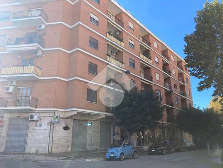 5 locali in vendita
