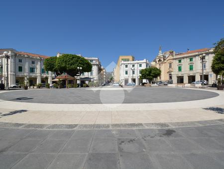 5 locali in vendita