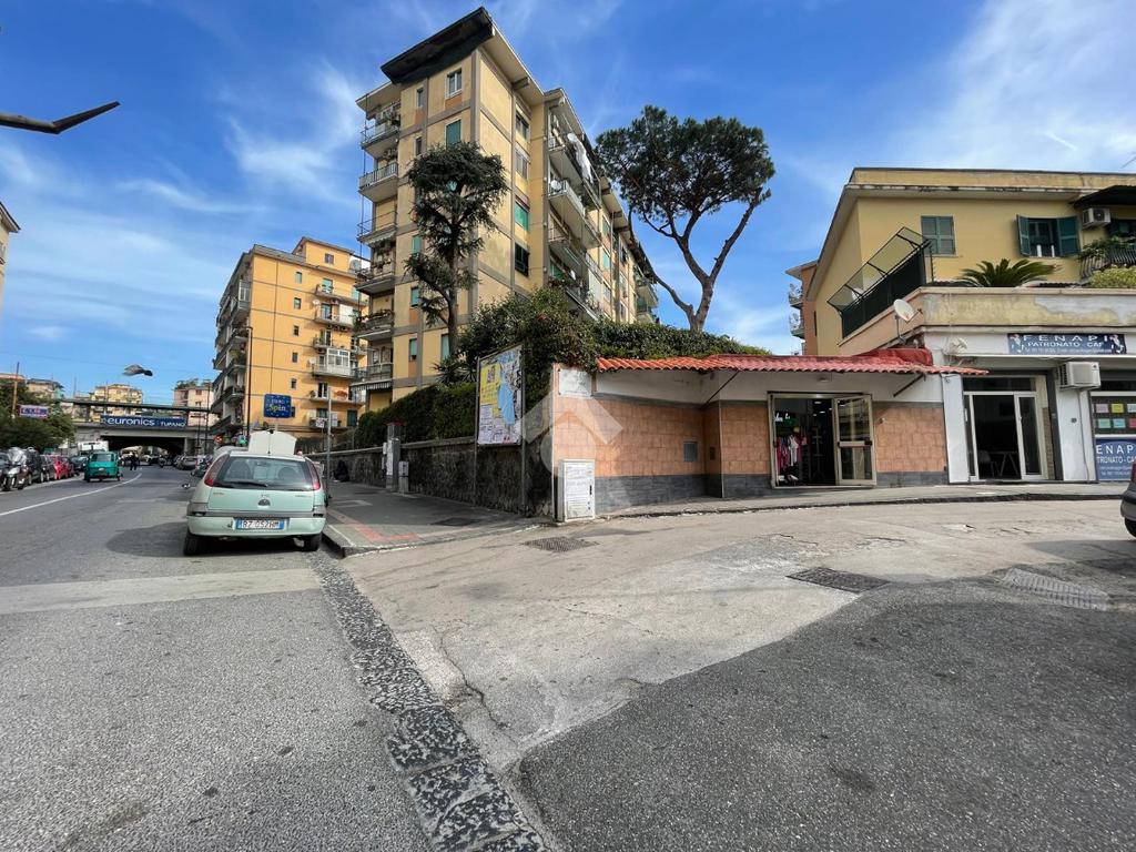Trilocale in vendita a Napoli, Cavalleggeri Viale