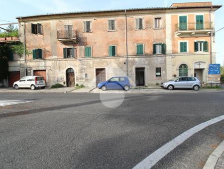 Box / posti auto in affitto