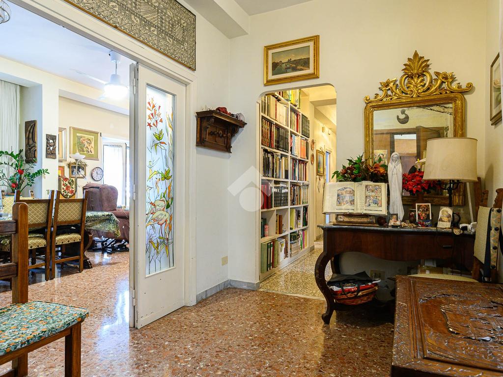 5 locali in vendita, Roma