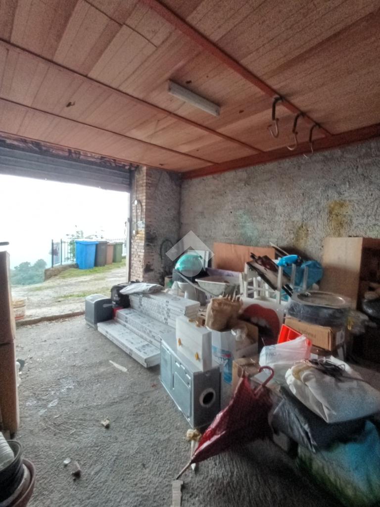 Box / posti auto in vendita