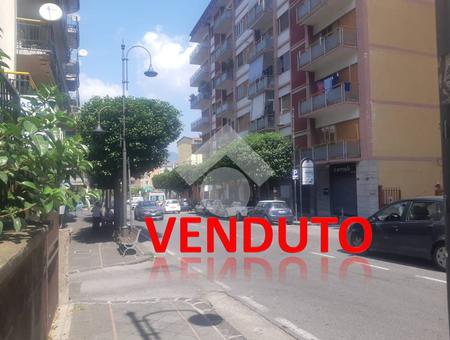 5 locali in vendita