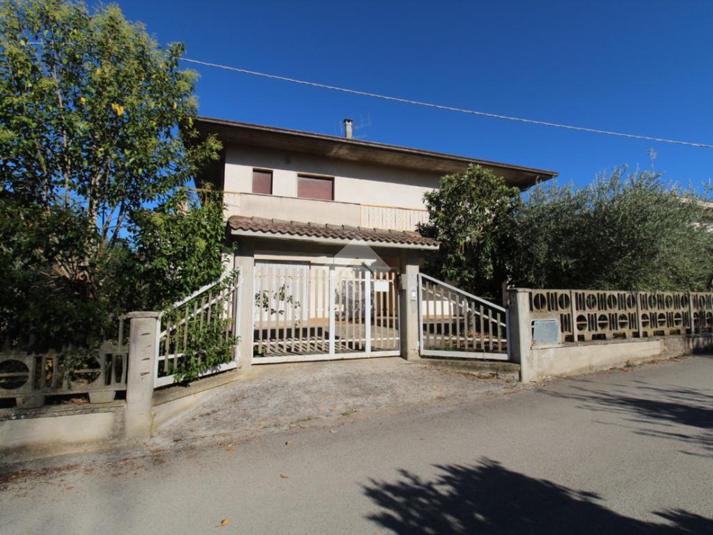 Casa indipendente in vendita a Castellalto, Villa Zaccheo – Petriccione – Casemolino – Teramo. € 150.000, 335 Mq – Tecnocasa.it #finsubito richiedi mutuo fino 100%