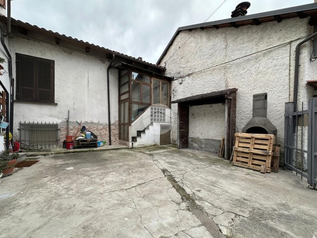 Casa semindipendente in vendita