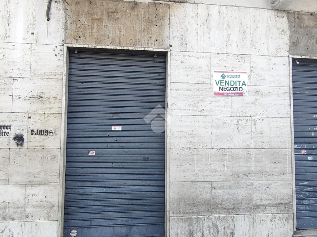 Negozio in vendita