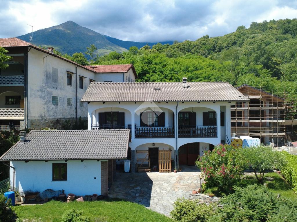 Casa indipendente in vendita