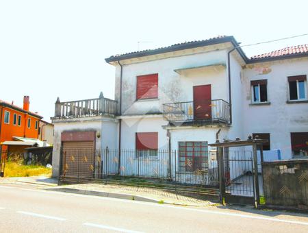 Porzione di bifamiliare in vendita