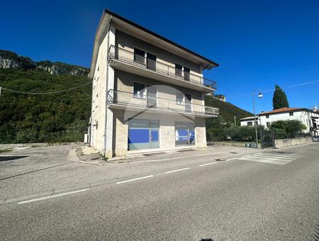 Trilocale in vendita